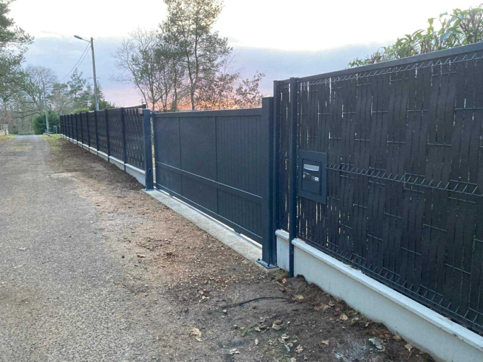 Réalisation portail PVC design sur mesure